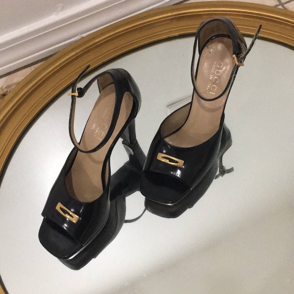 SOLD!On eBay ! NOT AVAILABLE!!Gucci vintage pumps